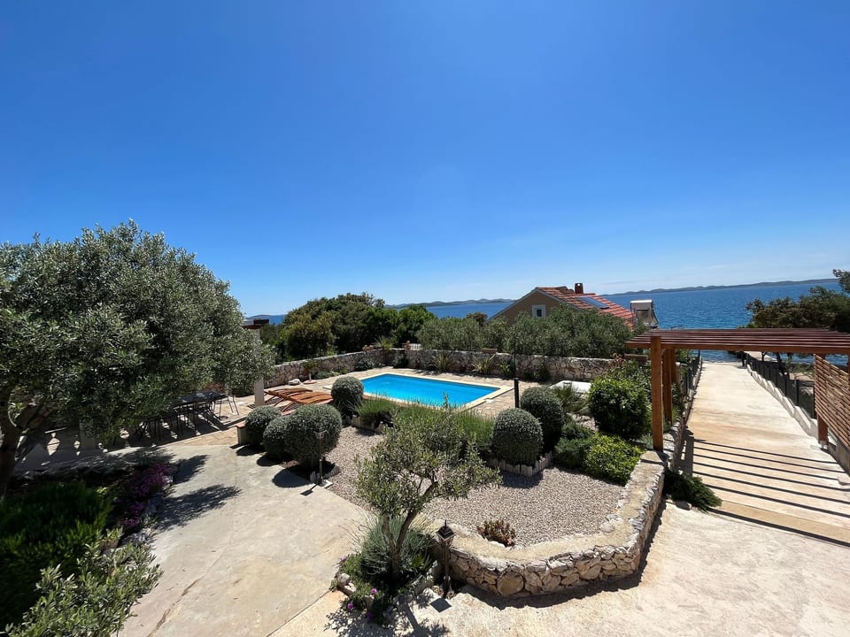 Casa de vacaciones moderna Robinson en Dobropoljana - Banj