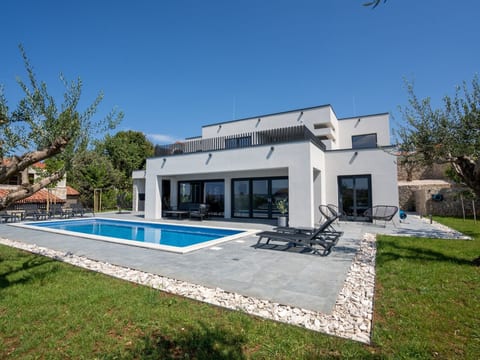 Strandnahe Villa Kara Sevda für 10 Personen
