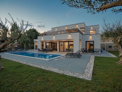 Strandnahe Villa Kara Sevda für 10 Personen