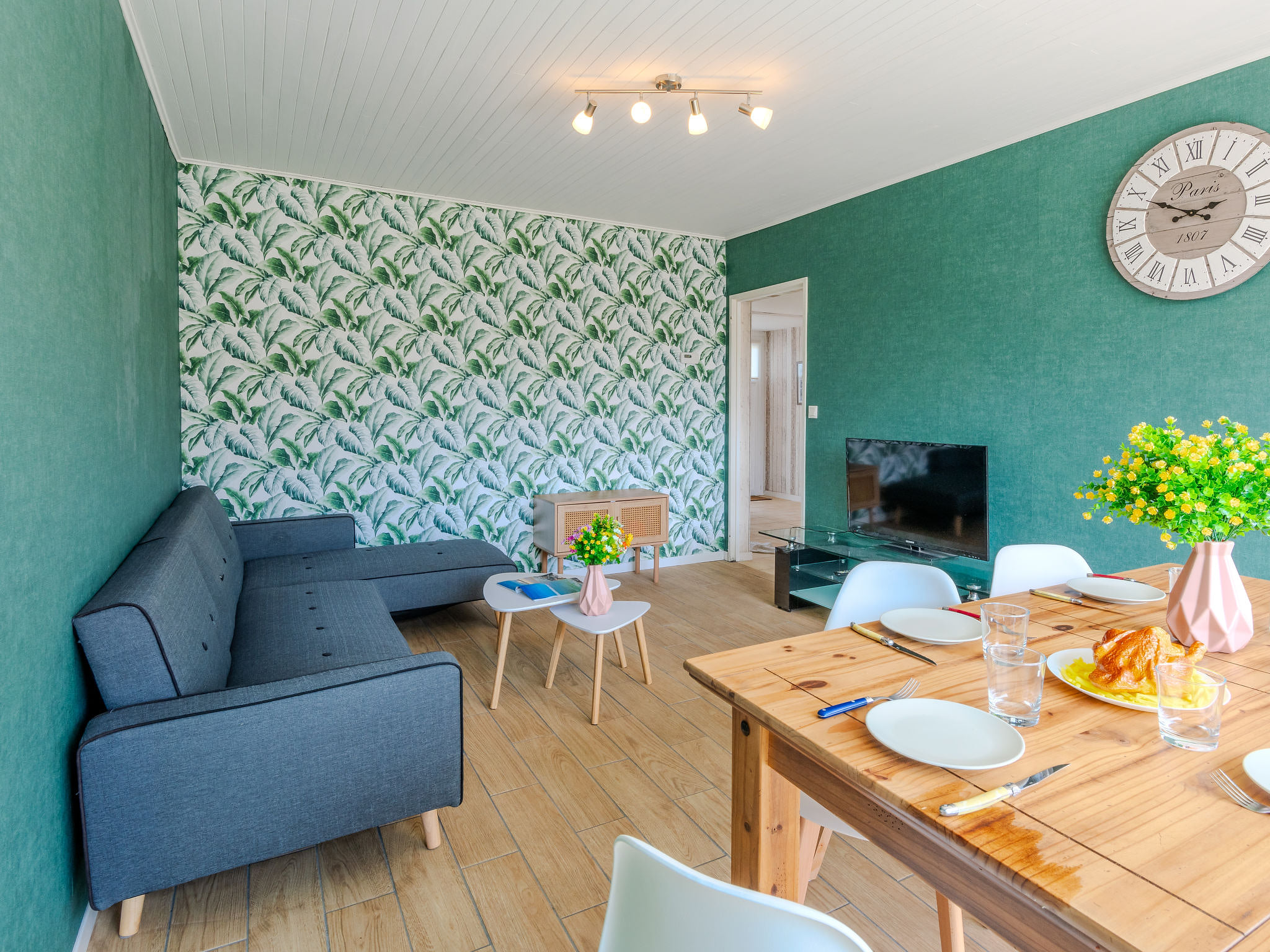 Kitchen / Dining Room