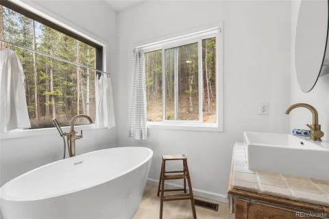 Blue Sky Nest: Modern High-Country Forest Chalet