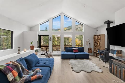 Blue Sky Nest: Modern High-Country Forest Chalet