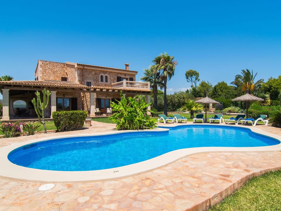 Finca fantástica con terraza cubierta - Felanitx