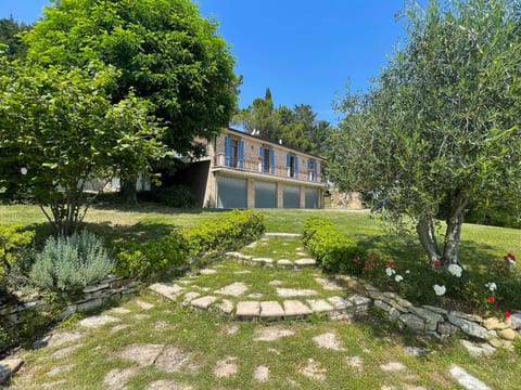 Casa Zefiro Marche Holiday Villas, privater Pool