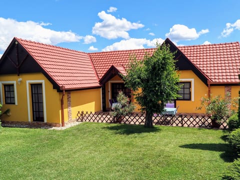 Stimmungsvolle Ferienwohnung mit großem Garten