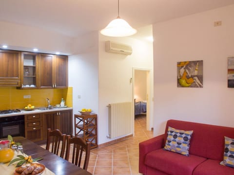 Wohnung in Centola mit gemeinsamem Pool, Terrasse und Grill