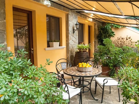 Appartement in Centola mit Grill, Terrasse und Garten