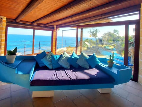 Buchtblick-Villa am Meer mit exklusivem Pool
