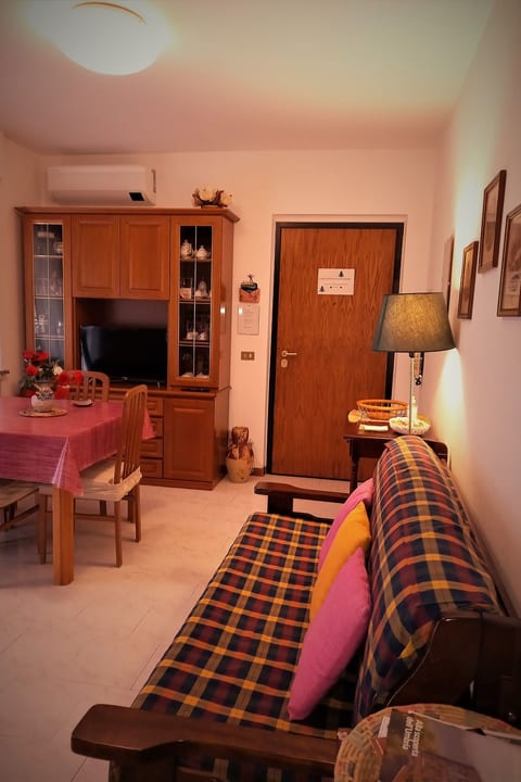 NICE LITTLE FLAT IN THE  GREENERY  IN PERUGIA