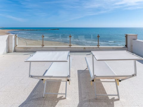 in Donnalucata mit Grill und Terrasse