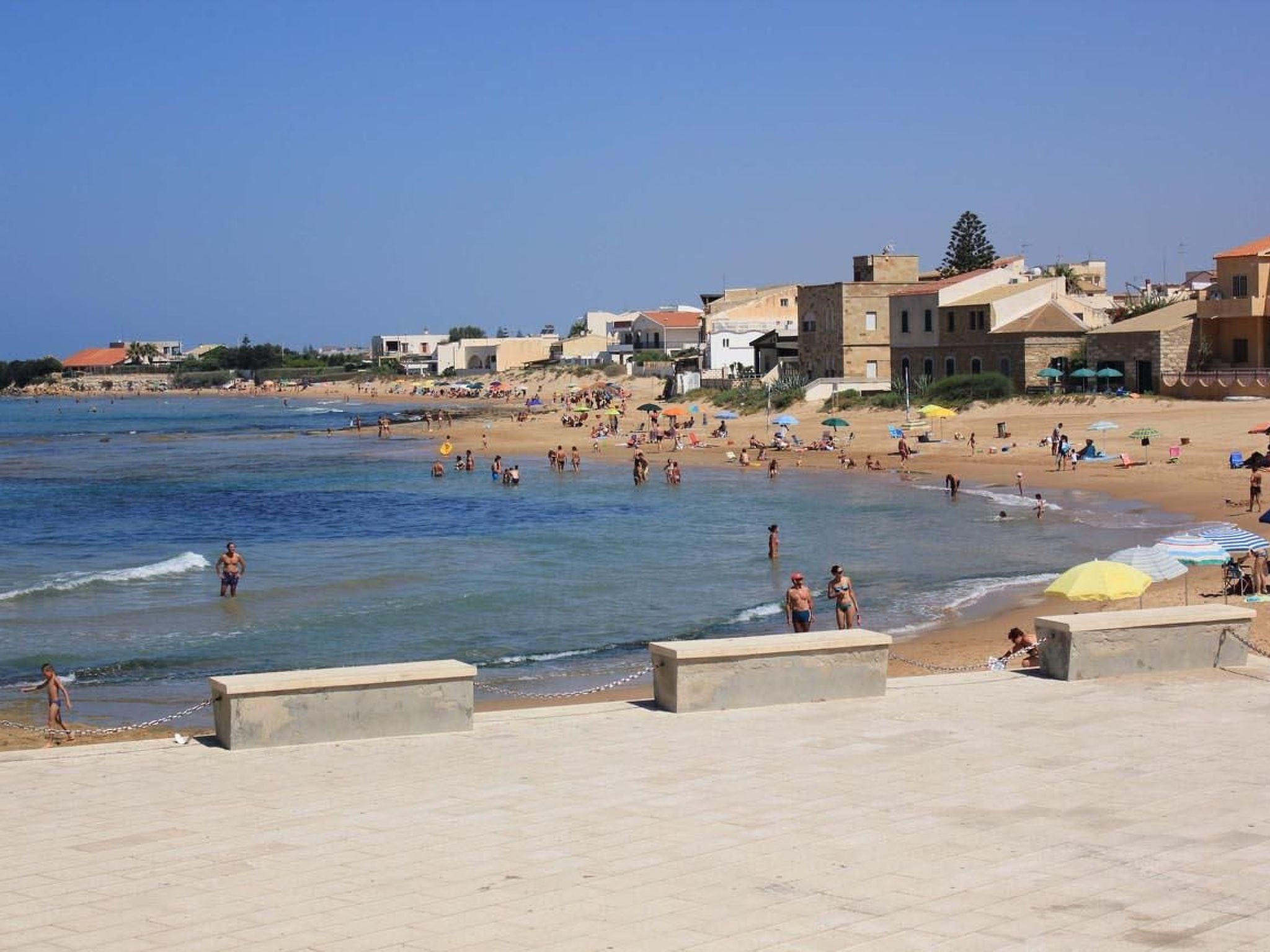 Agamennone, Wohnung 20 Meter vom Meer entfernt mit einer möblierten Terrasse.