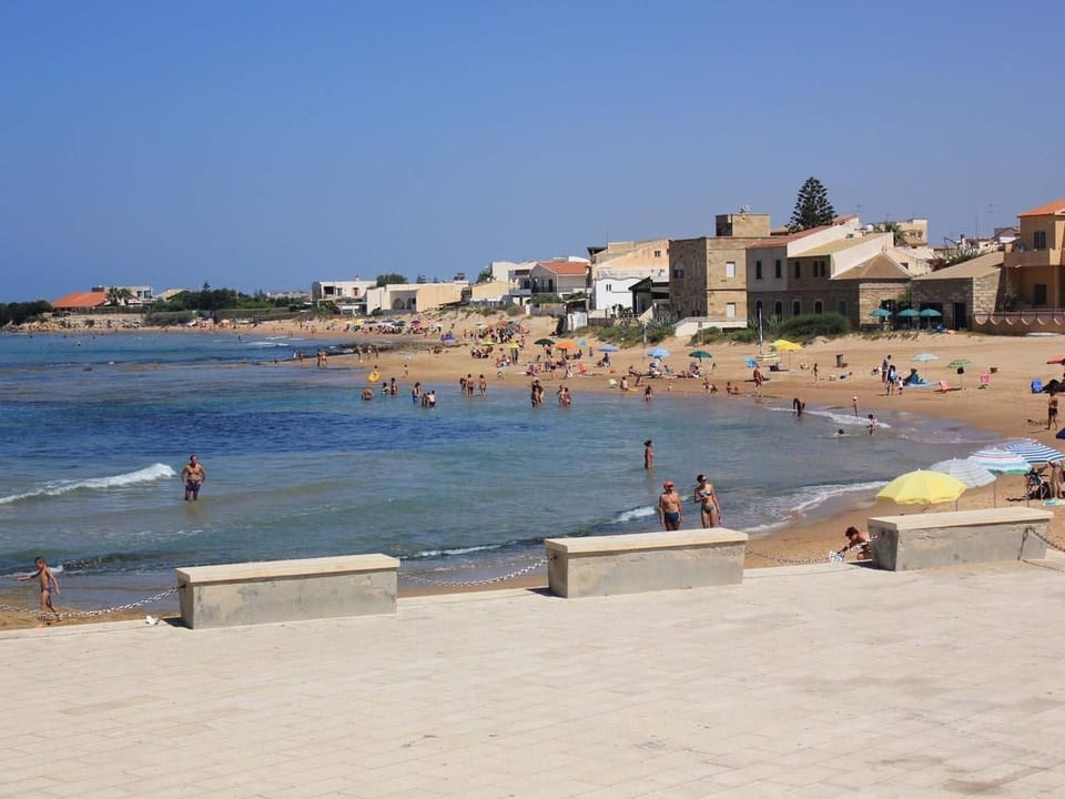 Agamennone, appartement à 20 mètres de la mer avec une terrasse meublée. - Punta Secca