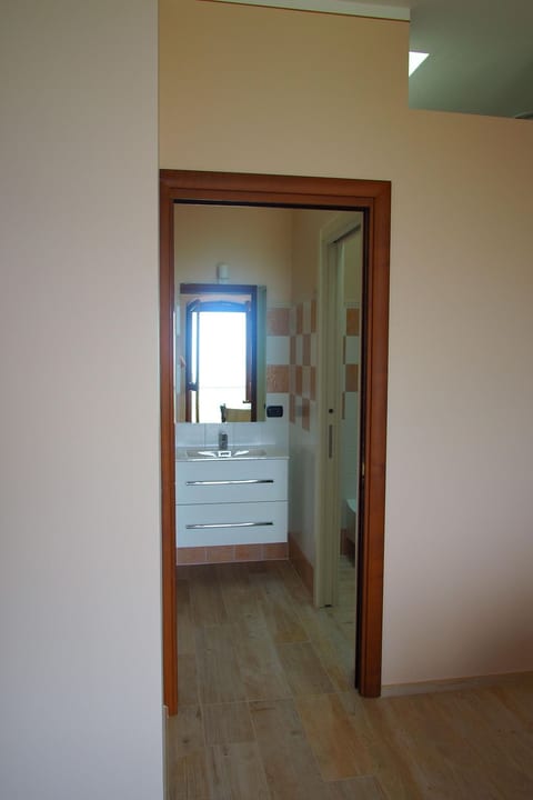 Wohnung in Verduno mit Garten