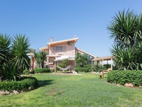 Angenehmes Haus mit privatem Pool