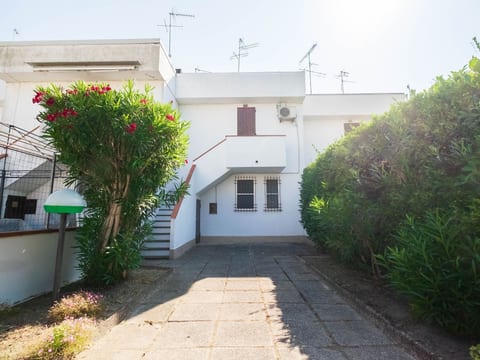 Villa in Lido Delle Nazioni mit privatem Garten