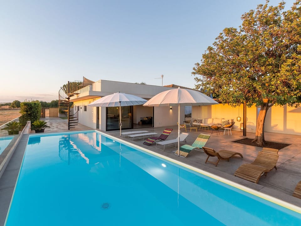 Demetra, moderne Villa mit Pool und Meerblick - Marina di Ragusa
