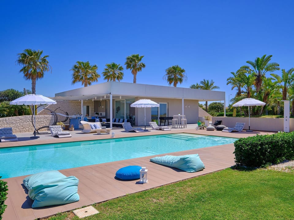 Anthea, Villa mit Pool und Fußball-Tennisplatz nur wenige Kilometer vom Strand - Marina di Ragusa