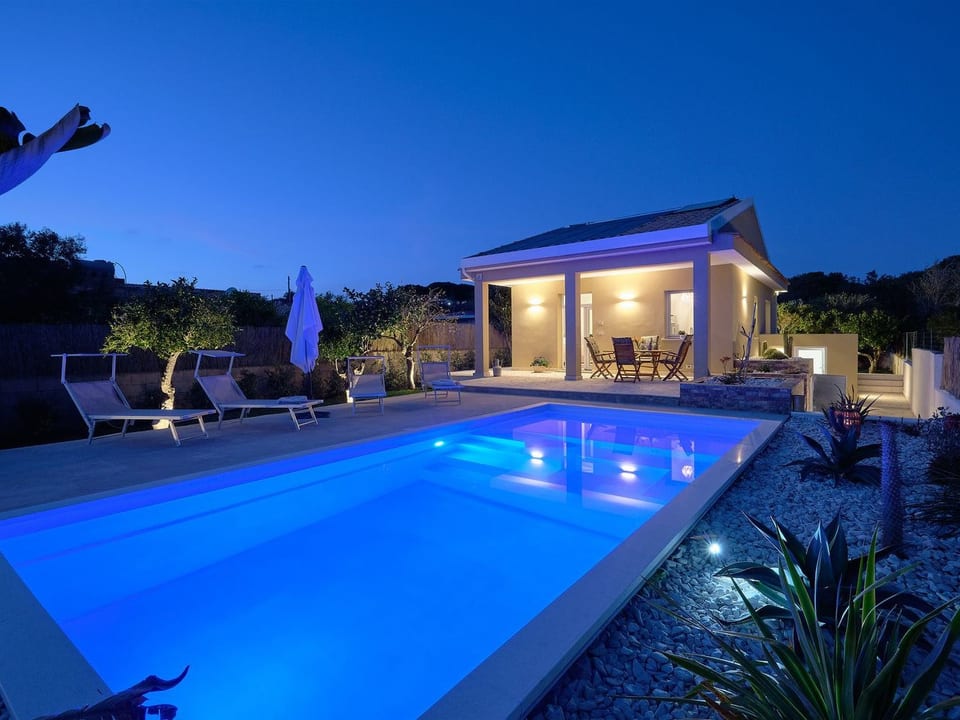 Villa Teti, mit Schwimmbad und in der Nähe des Strandes - Punta Secca