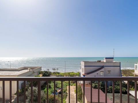Appartement in Donnalucata mit Möblierter Terrasse und Meerblick