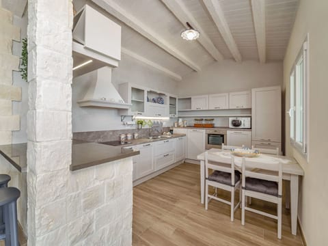 Appartement in Donnalucata mit Möblierter Terrasse und Meerblick
