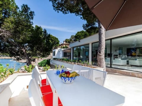 "Casa Blau Villa"