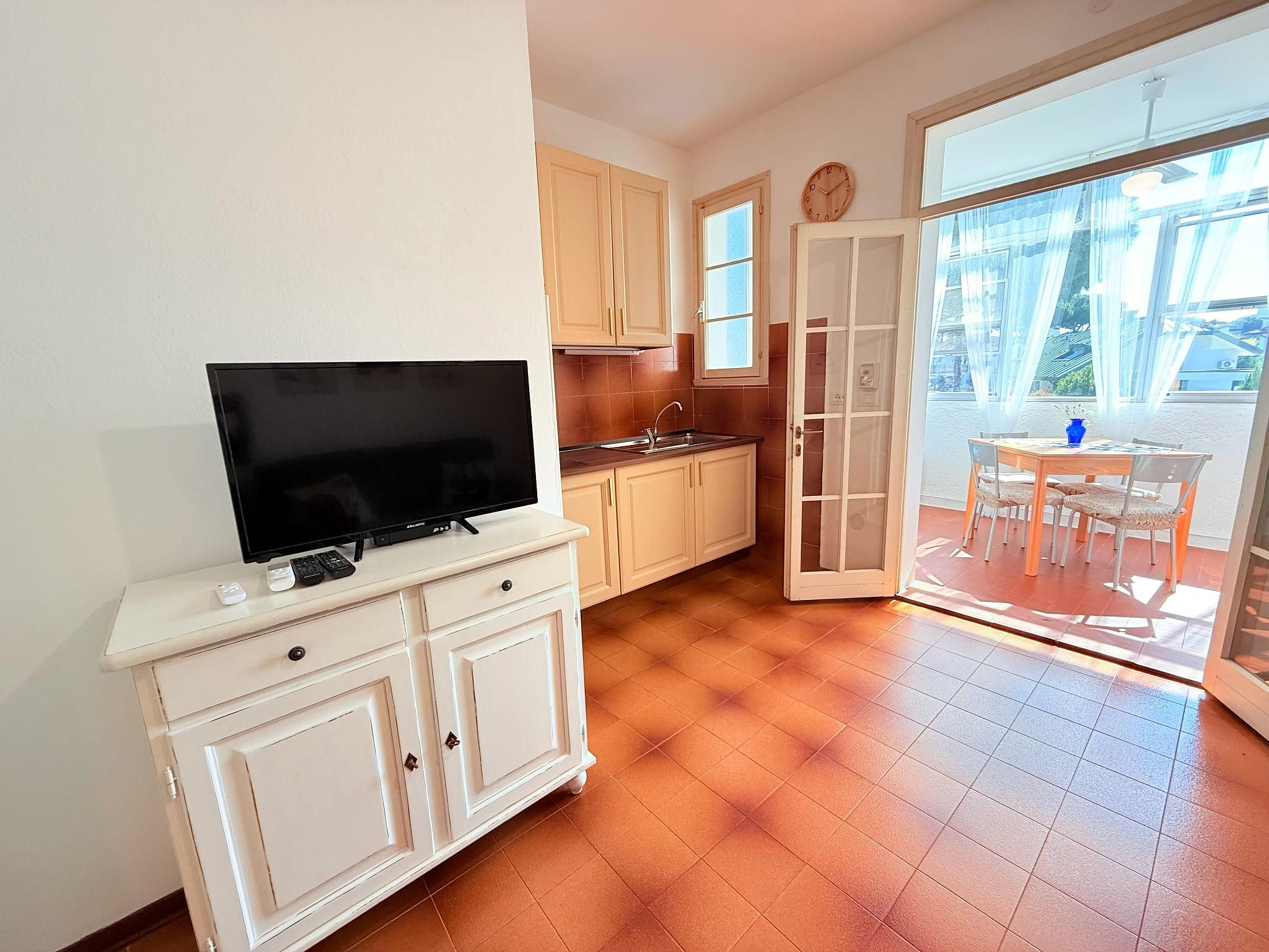 mit Gemeinschaftspool, renoviert