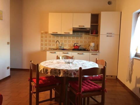 Wohnung nr. 2 im Casa Mary mit Balkon und Seeblick