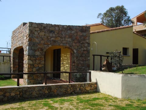 Haus in Torre Dei Corsari mit Privatparkplatz