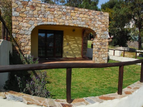 Haus in Torre Dei Corsari mit Privatparkplatz
