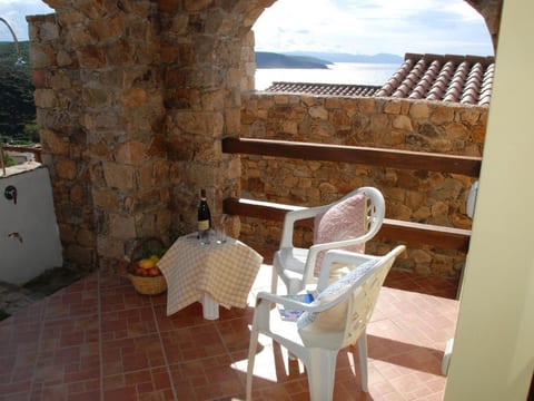 Haus in Torre Dei Corsari mit Privatparkplatz