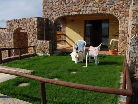 Haus in Torre Dei Corsari mit Privatparkplatz