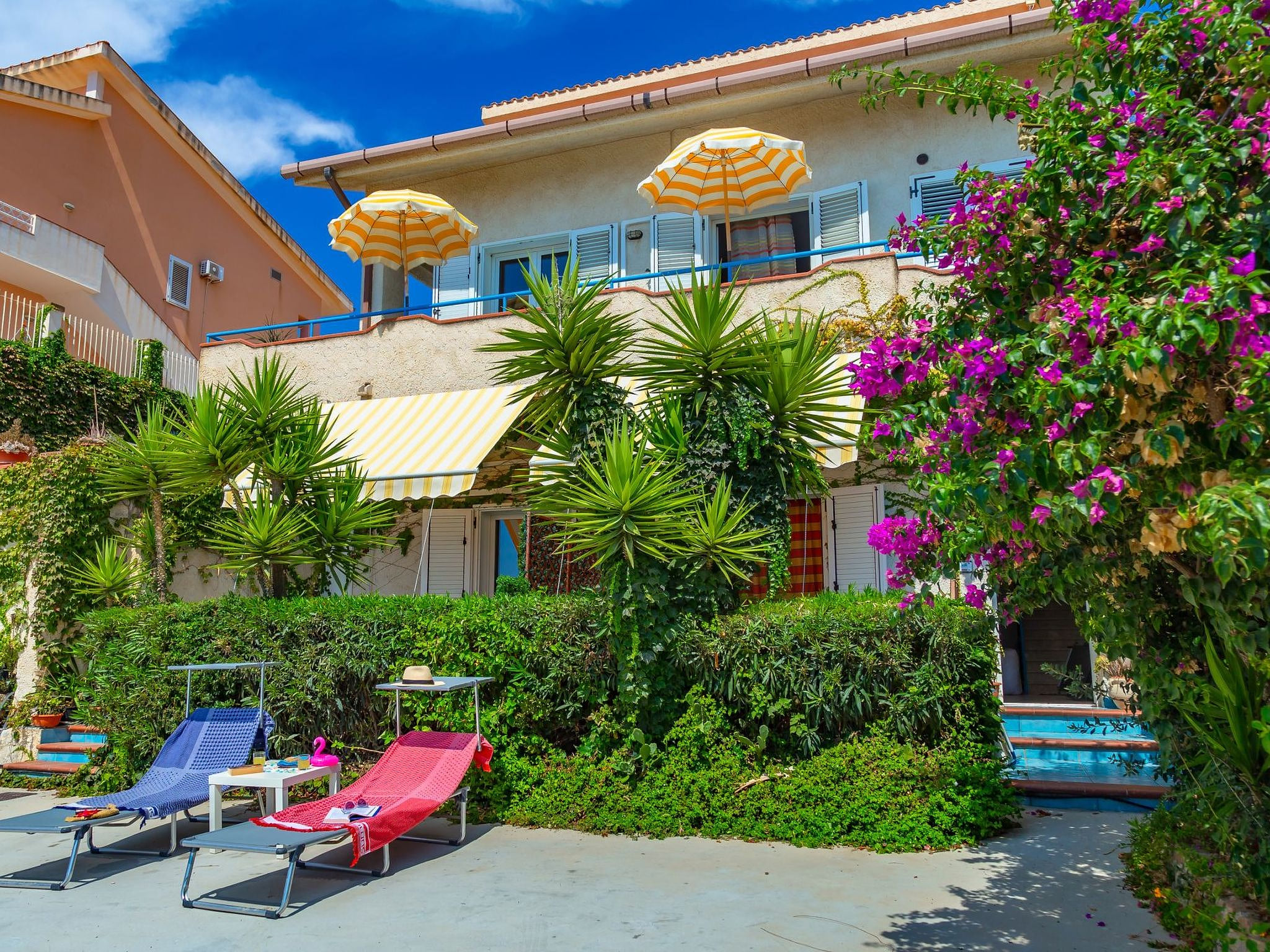Ruhige Ferienwohnung in Sciacca mit Terrasse, Garten und Grill und Meerblick