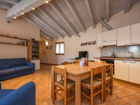 Wohnung mit Balkon, Garten und Seeblick