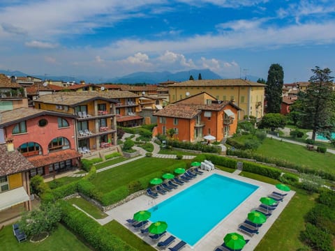 Wohnung mit Balkon, Garten und Seeblick