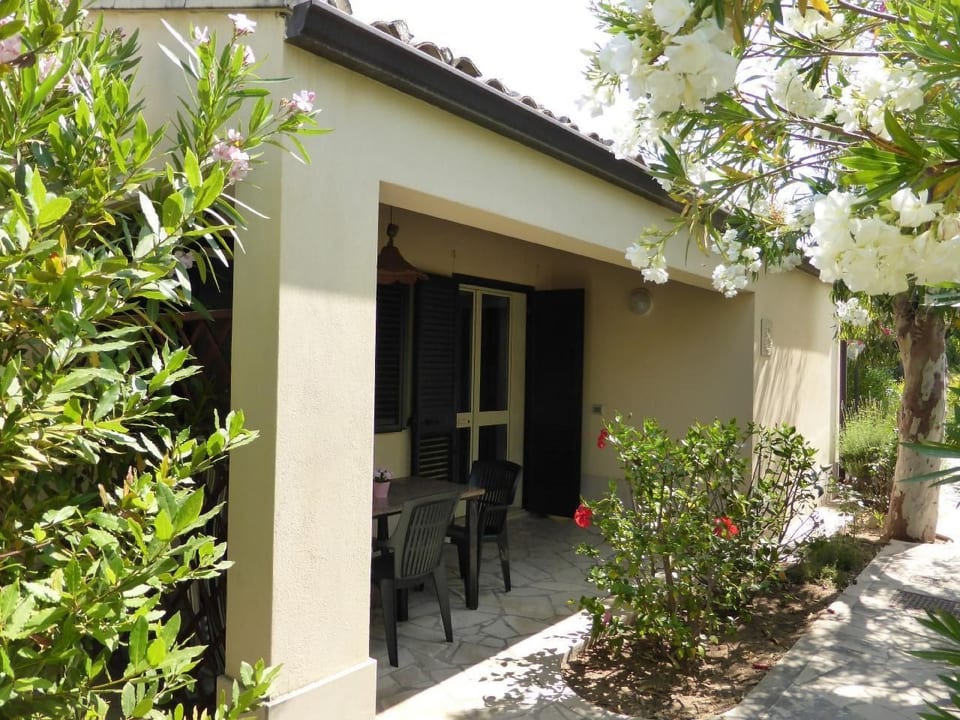 Schöner zentraler Bungalow direkt am Sandstrand - Marina di Modica