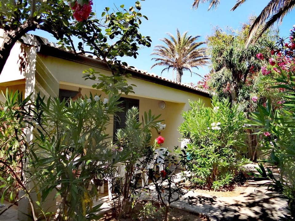 Bungalow central et agréable directement sur la plage de sable en Sicile - Marina di Modica