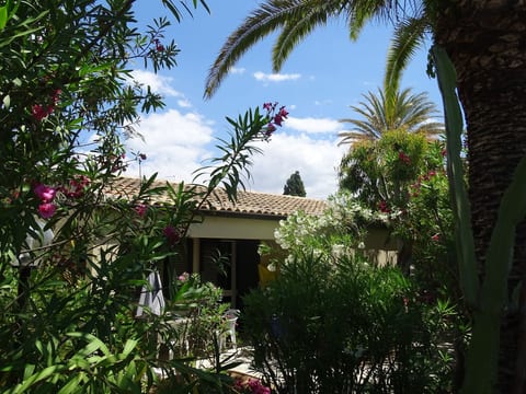 Schöner Bungalow direkt am Sandstrand auf Sizilien