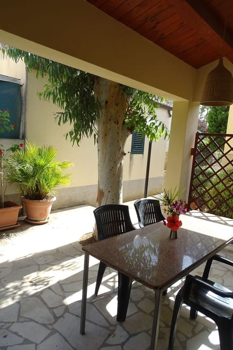 in Marina Di Modica mit Großer Terrasse