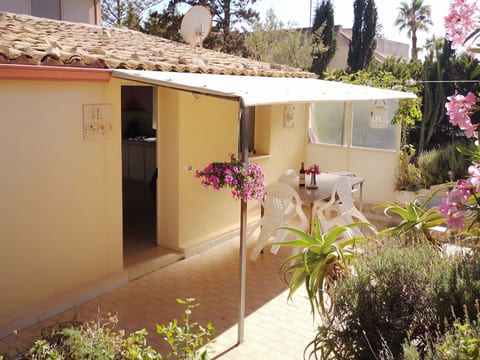 Kleines ruhiges Ferienhaus direkt am Meer