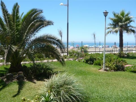 Appartement in Torrox Costa mit Beheiztem gemeinsamem Pool und Meerblick