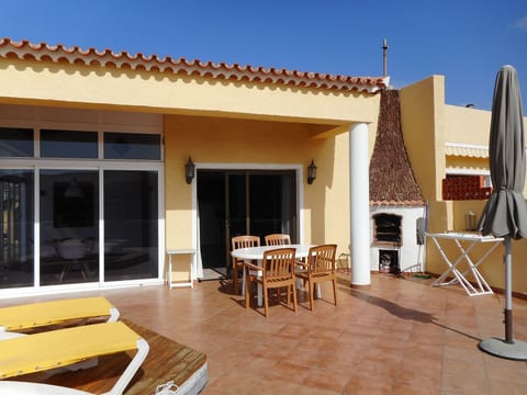 Großes modernes Ferienapartment Villa Atlantico