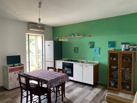Geräumige Artemide-Wohnung mit Terrasse