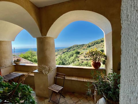 Tiche' Wohnung mit Wasserblick