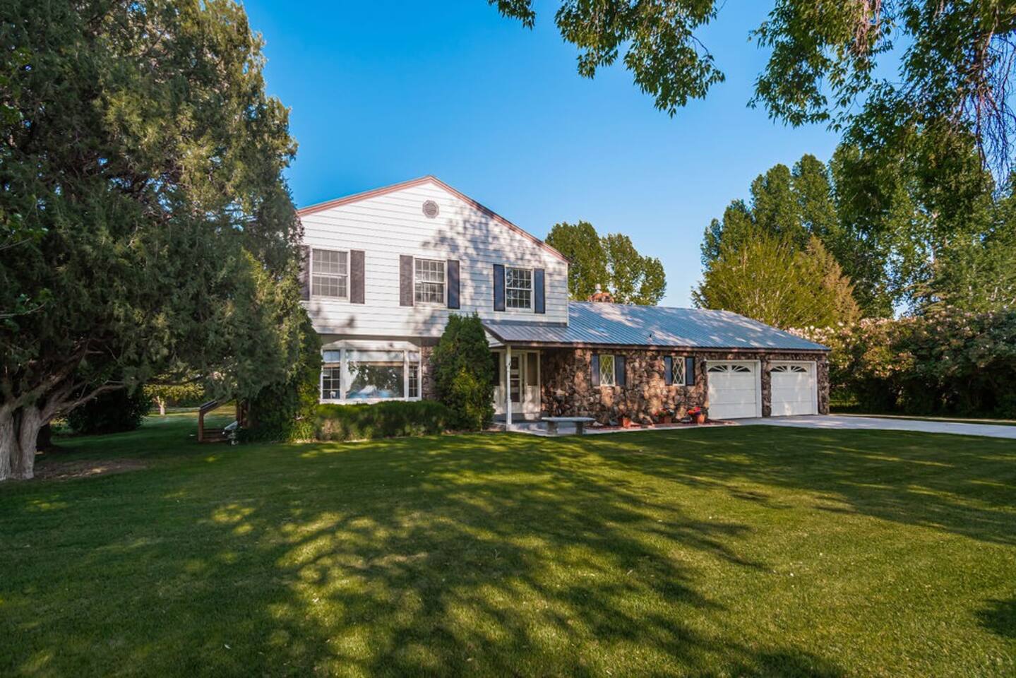 family-retreat:-4-bedroom-home-near-byu-idaho-and-yellowstone/