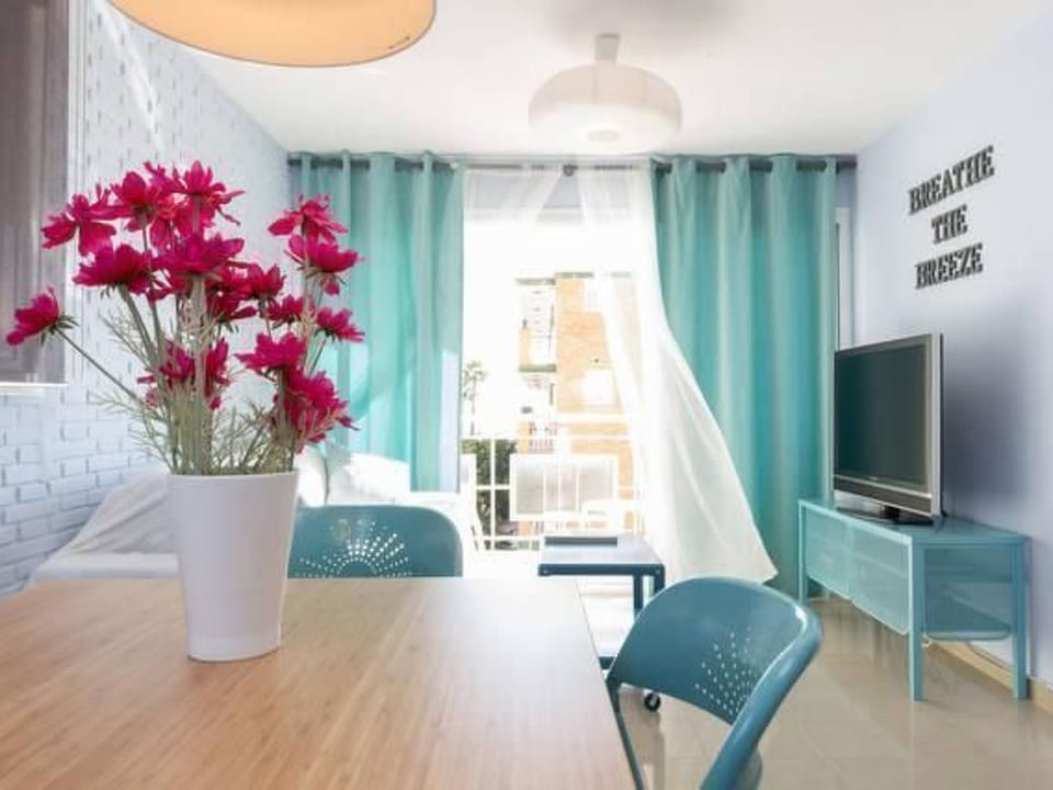 Helle und renovierte Ferienwohnung mit Balkon und tollem Blick auf das Meer - Benalmádena