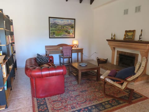 Appartement in San Pablo De Buceite mit Kleinem Garten