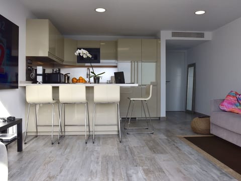 Traumwohnung mit Meerblick und Gemeinschaftspool