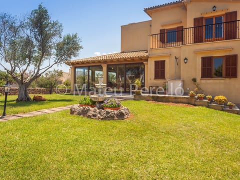 Villa mit 5 Schlafzimmern und Pool auf dem Lande