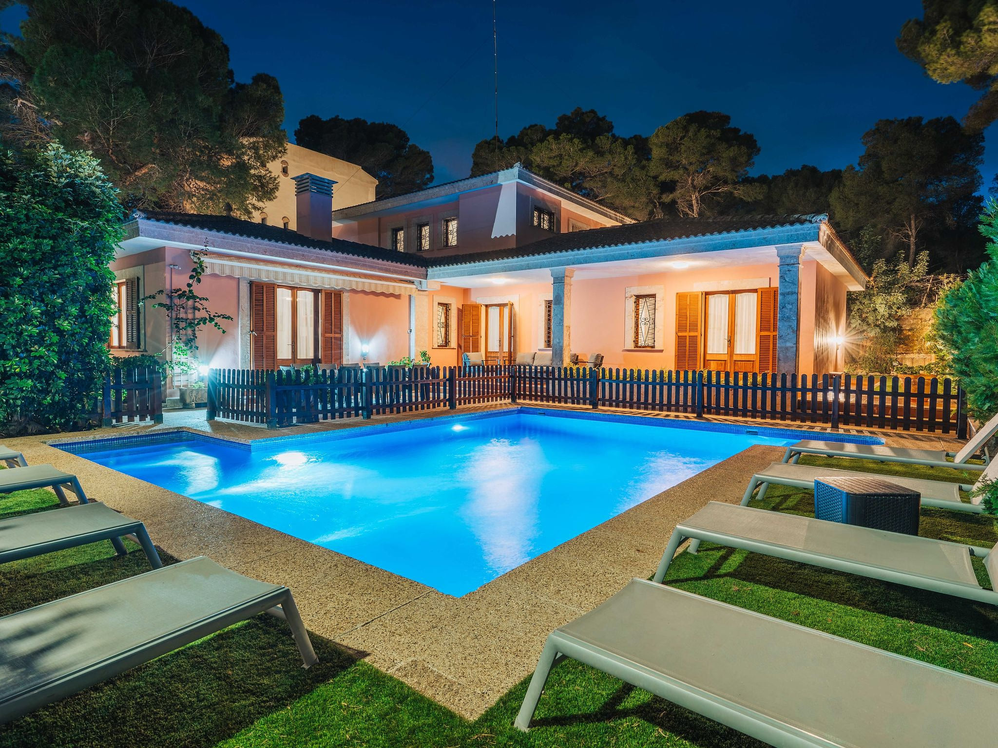 Villa Damar, Villa mit 5 Schlafzimmern und Schwimmbad.