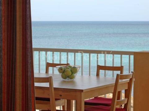 CAC-Atemberaubender Blick auf das Meer und den Strand